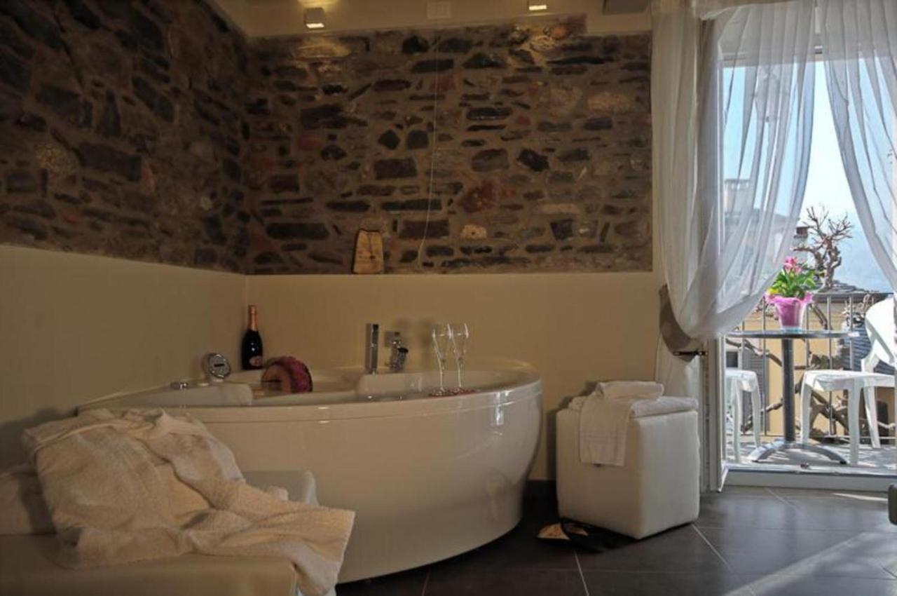 Locanda Di Orta ออร์ตาซันจูลิโอ ภายนอก รูปภาพ